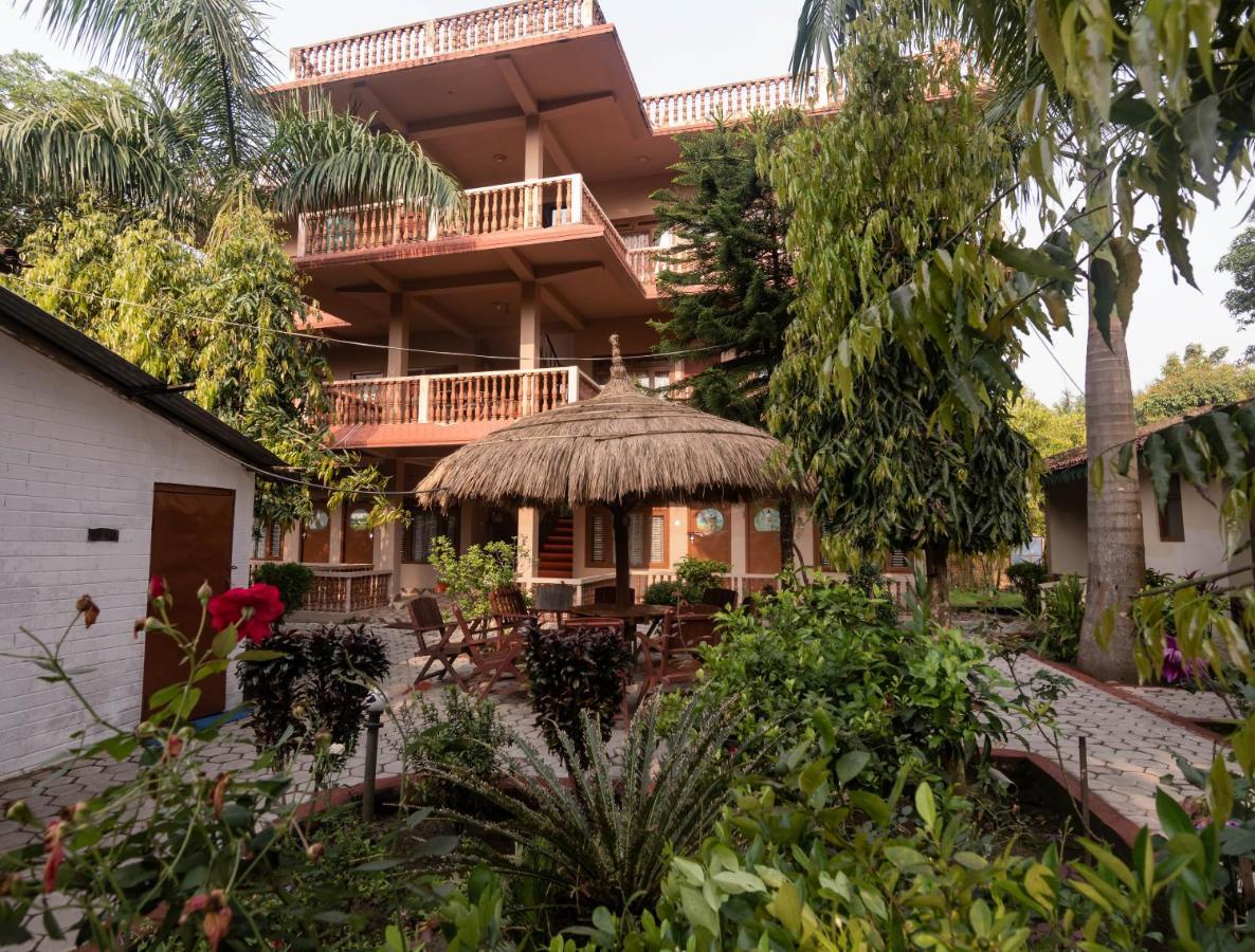 Eden Jungle Resort Sauraha Exteriér fotografie