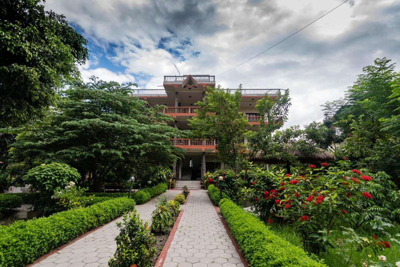 Eden Jungle Resort Sauraha Exteriér fotografie